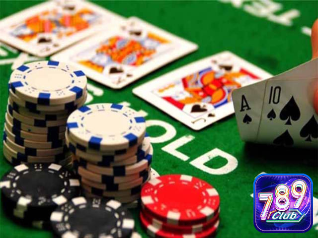 Giả vờ bài đẹp là một cách bịp Poker tương đối đơn giản